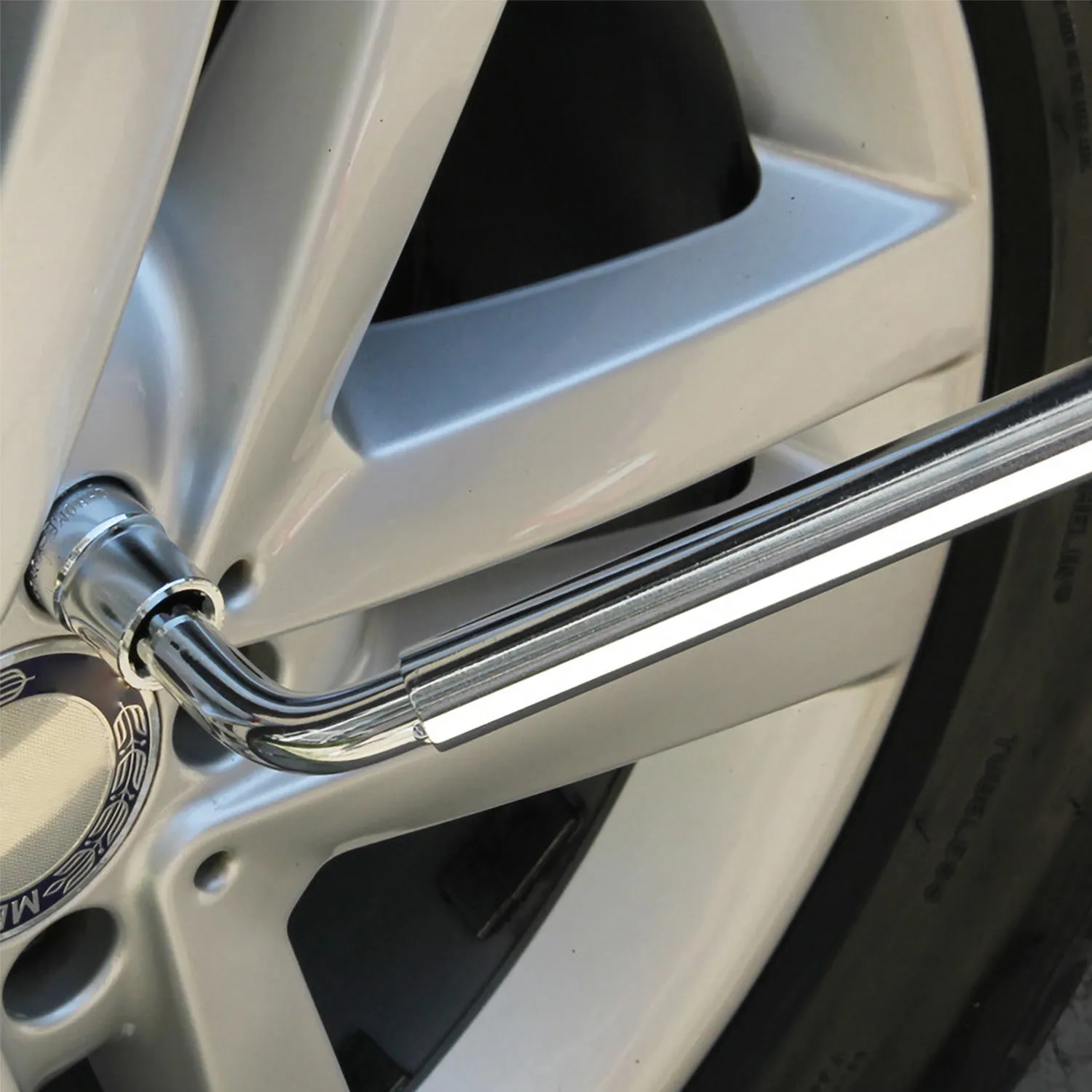 Telescoping Lug Wrench Extendable Tire Wheel Nut with CR-V Sockets