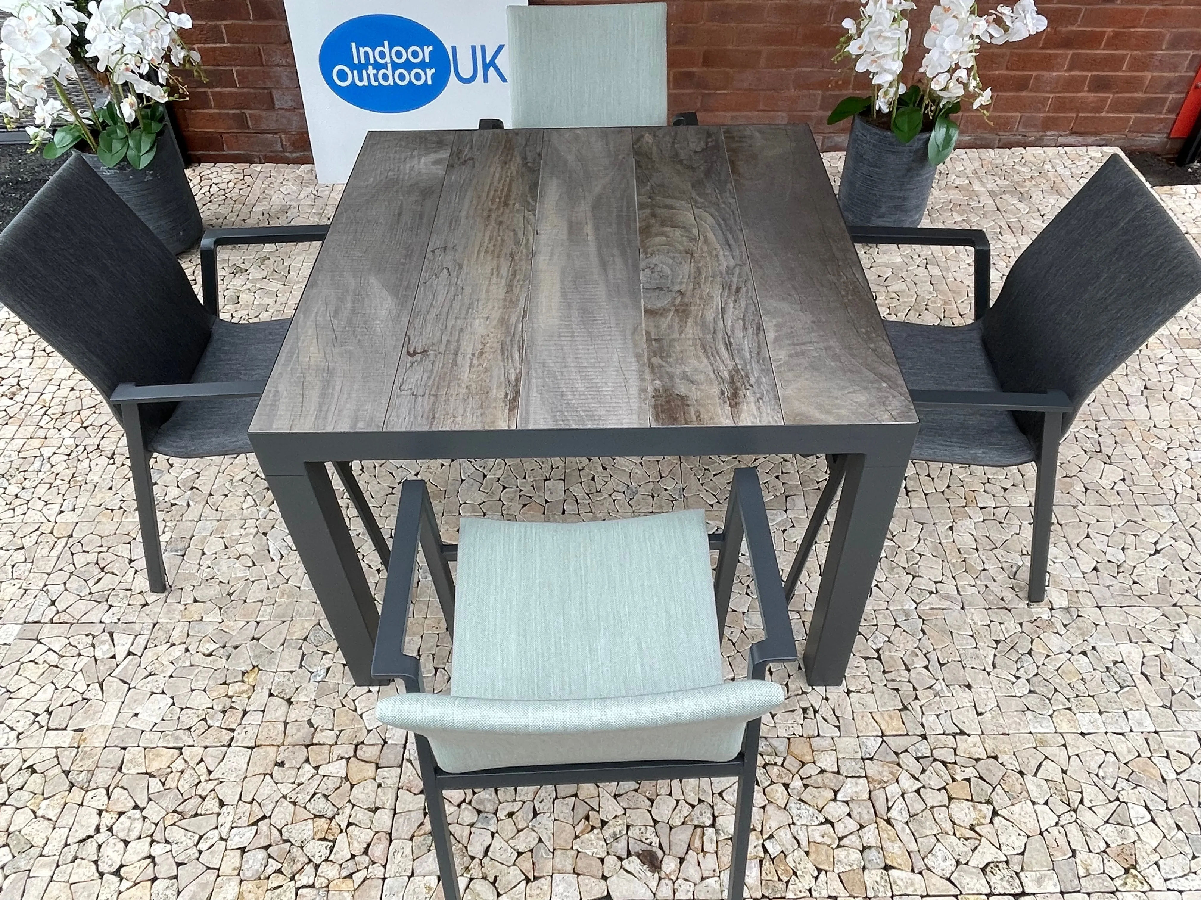 Valletta 4 Or 8 Seat Dining Set