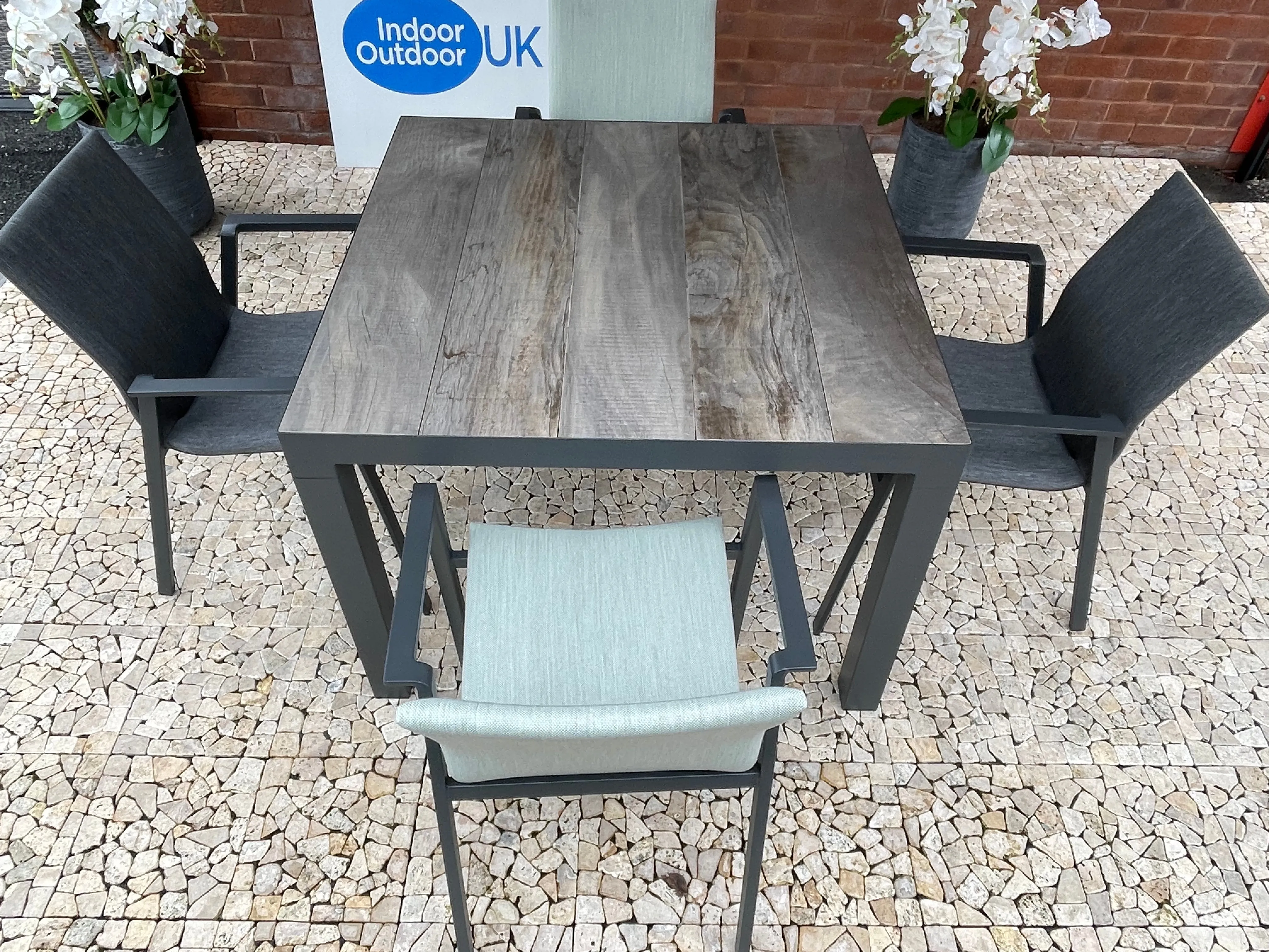 Valletta 4 Or 8 Seat Dining Set